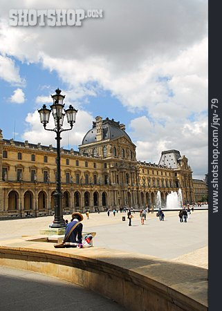
                Platz, Paris, Louvre                   