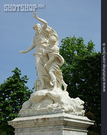 
                Statue, Schlosspark, Schloss Versailles                   