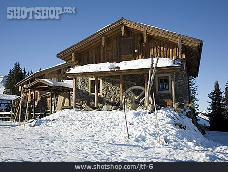 
                Holzhütte, Alm, Skihütte                   