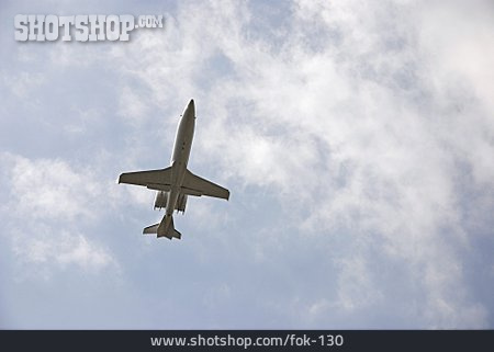 
                Flugzeug, Luftverkehr                   
