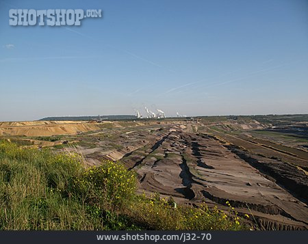 
                Braunkohlekraftwerk, Abraumhalde, Braunkohlebergbau                   
