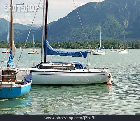 
                Segelboot, Ankern, Mondsee                   
