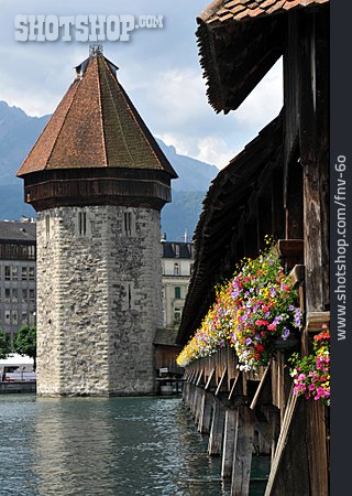 
                Wasserturm, Luzern, Kapellbrücke                   