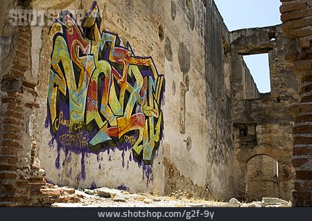 
                Ruine, Graffiti                   