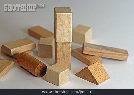 
                Holzspielzeug, Bauklötze                   