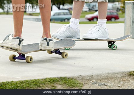 
                Skater, Skateboard                   