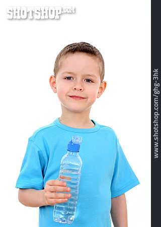 
                Junge, Mineralwasser, Wasserflasche                   