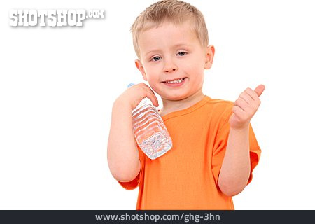 
                Junge, Mineralwasser, Wasserflasche                   