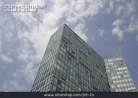 
                Bürogebäude, Hochhaus, Gebäudekomplex                   