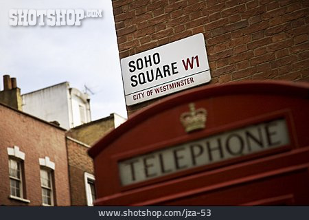 
                Straßenschild, London, Großbritannien, Telefonzelle                   