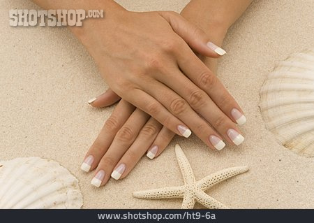 
                Hand, Maniküre, French Nails                   