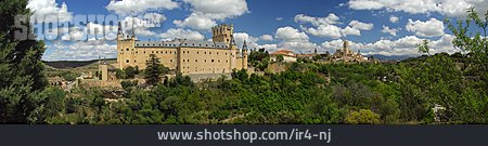 
                Burg, Segovia, Alcázar Von Segovia                   
