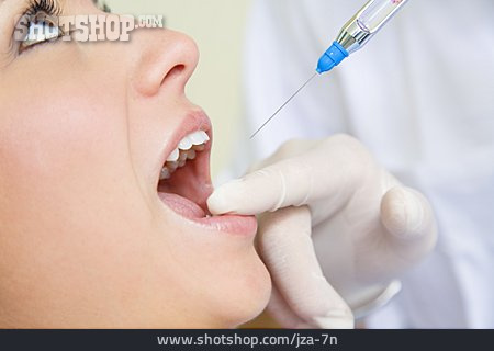 
                Zahnbehandlung, Zahnmedizin, Lokalanästhesie                   