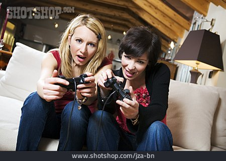 
                Freizeit & Entertainment, Freundinnen, Computerspiel                   