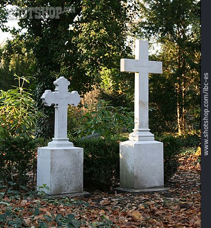 
                Friedhof, Kreuz, Grabstein                   