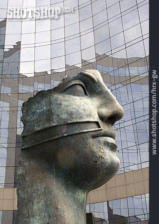 
                Moderne Baukunst, Skulptur, Kopf, La Défense                   