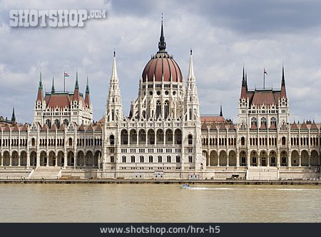 
                Parlament, Donau, Budapest                   