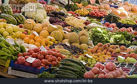 
                Markt, Gemüsestand                   