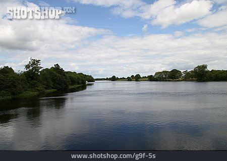 
                Fluss, Flusslandschaft, Irland                   