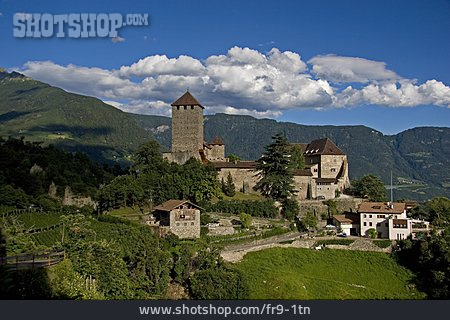 
                Schloss, Tirol                   