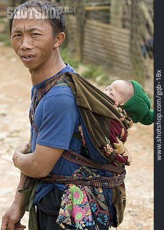 
                Vater, Asiatisch, Lao Soung                   