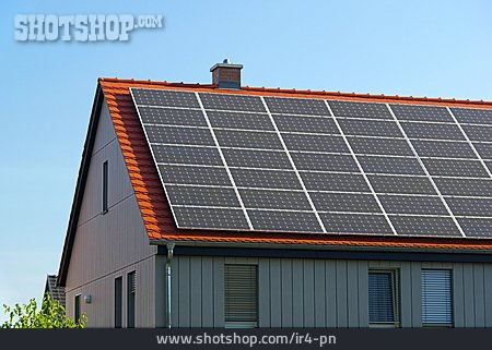 
                Wohnhaus, Solaranlage, Sonnenenergie                   