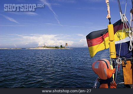 
                Segelboot, Segelyacht, Deutschlandflagge                   