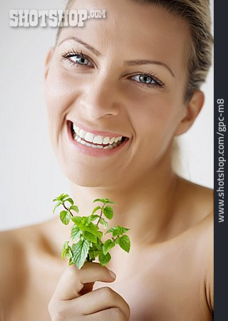 
                Heilpflanze, Heilkräuter, Alternative Medizin, Aromatherapie                   