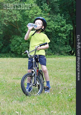 
                Junge, Trinken, Fahrradfahrer, Bmx-fahrrad                   