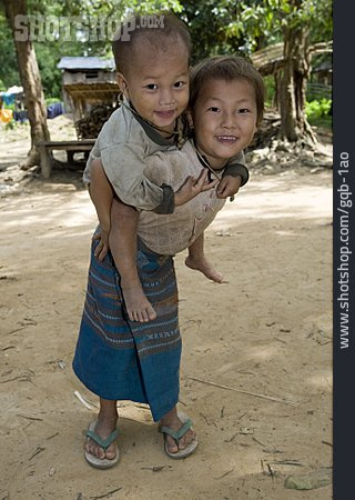
                Geschwister, Laos, Na Loung                   