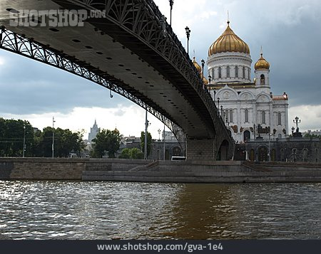 
                Fußgängerbrücke, Moskau, Christ-erlöser-kathedrale                   