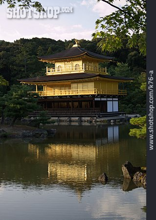 
                Kyoto, Kinkaku-ji, Goldener Pavillon-tempel                   