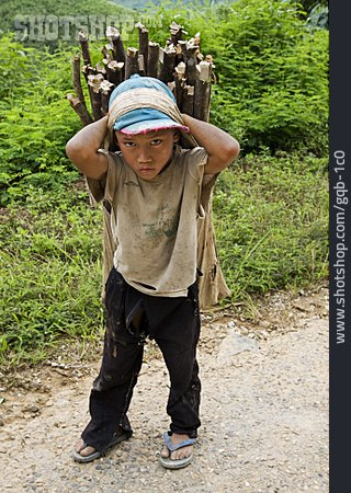 
                Junge, Kinderarbeit                   