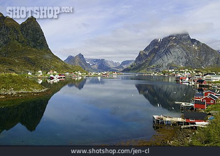 
                Norwegen, Fjord, Fischerdorf                   