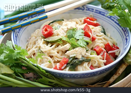 
                Asiatische Küche, Nudelgericht, Gemüsegericht                   