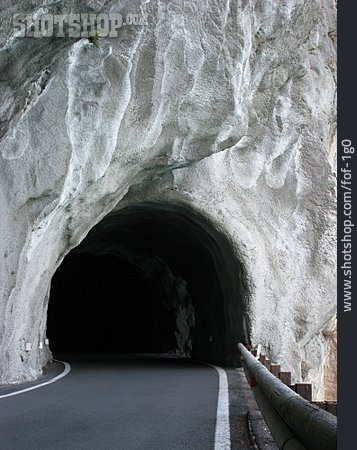 
                Tunnel, Tunneleingang                   