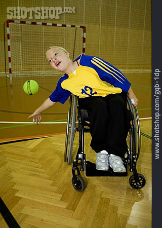 
                Rollstuhlfahrerin, Behinderte, Behindertensport                   