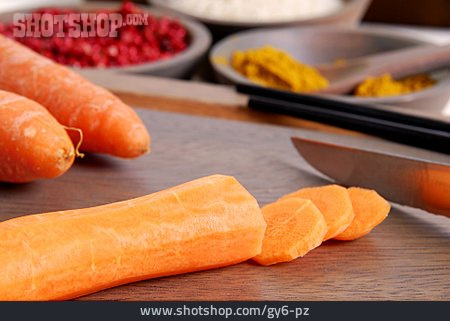 
                Zubereitung, Karotten, Schneiden                   