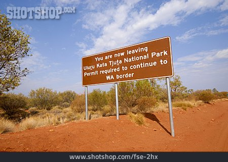 
                Verkehrsschild, Australien, Uluru-kata Tjuta National Park                   