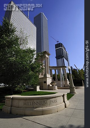 
                Chicago, Aon Center, Millennium Park                   