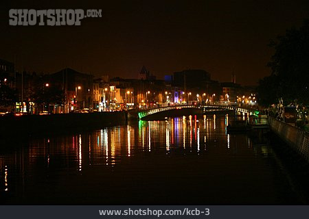 
                Irland, Dublin, Half Penny Bridge                   