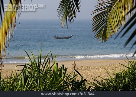 
                Strand, Boot, Indien, Chowara                   
