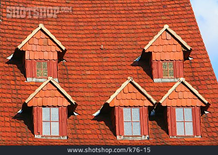 
                Dachfenster, Ziegeldach, Dachgaube                   