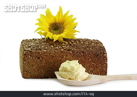 
                Butter, Brotlaib, Sonnenblumenkernbrot                   