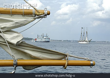 
                Segelschiff, Raddampfer                   