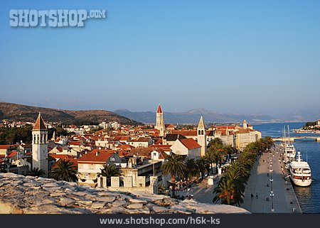 
                Kroatien, Hafenstadt, Trogir                   