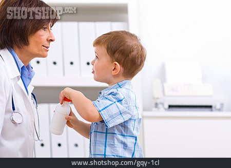 
                Junge, Arztbesuch, Kinderärztin                   