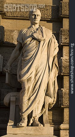 
                Statue, Palazzo Di Giustizia, Emilio Papiniano                   