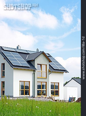 
                Haus, Solarenergie, Stromerzeugung, Solaranlage                   
