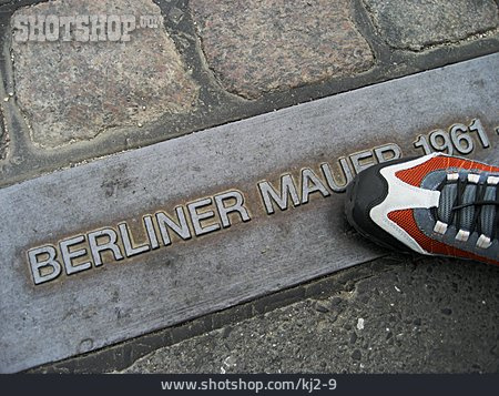 
                Berliner Mauer, Grenzstreifen, Gedenktafel, Deutsche Teilung                   